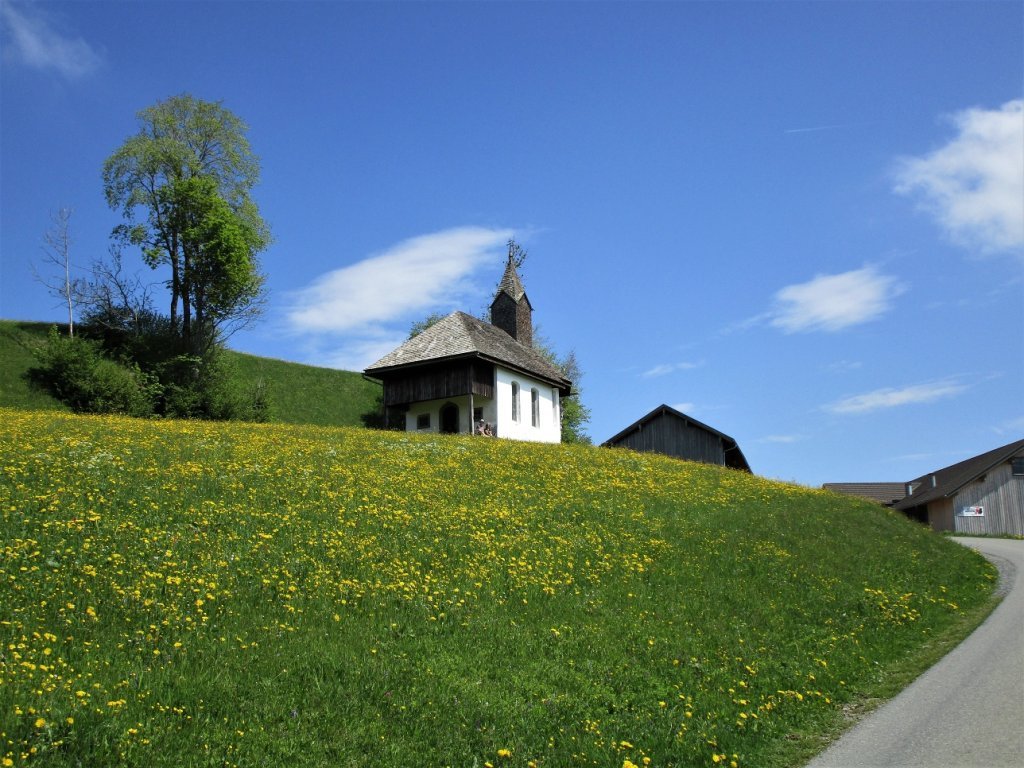 Die St. Michael Kapelle bei Trögen lädt zum Rasten ein